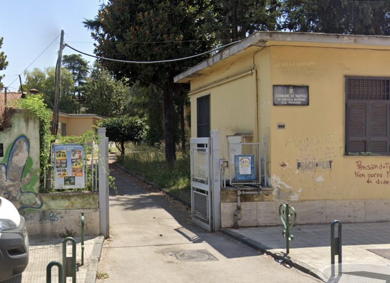 Barra, crolla il solaio in una scuola: nessun ferito