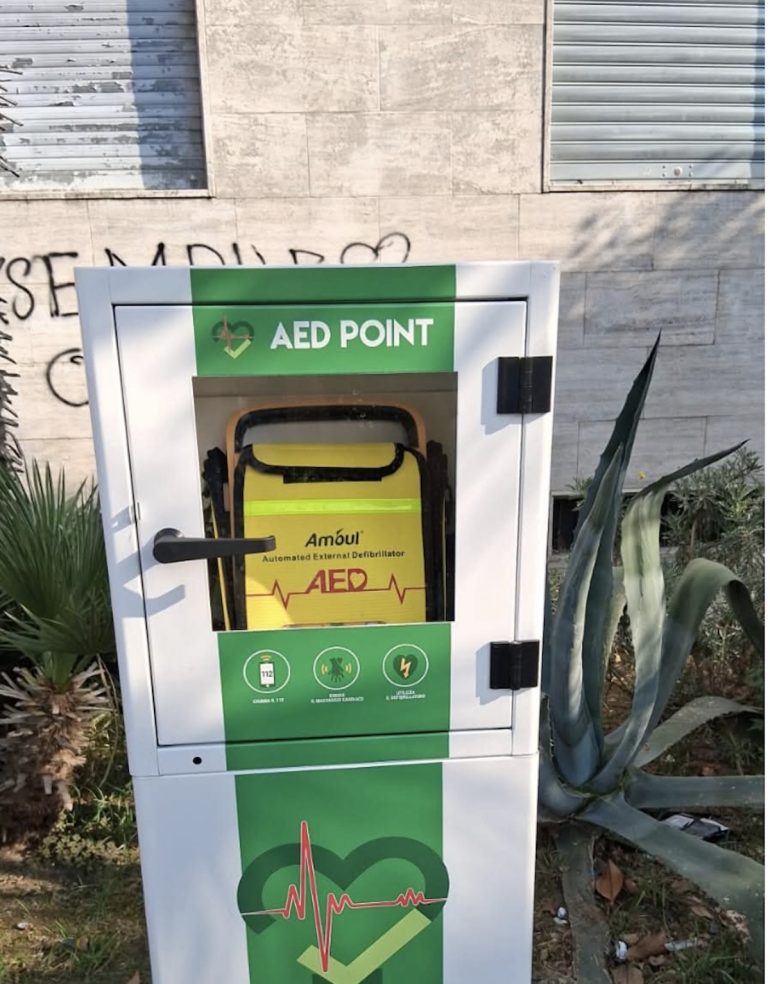 Casavatore, installati due defibrillatori in piazza