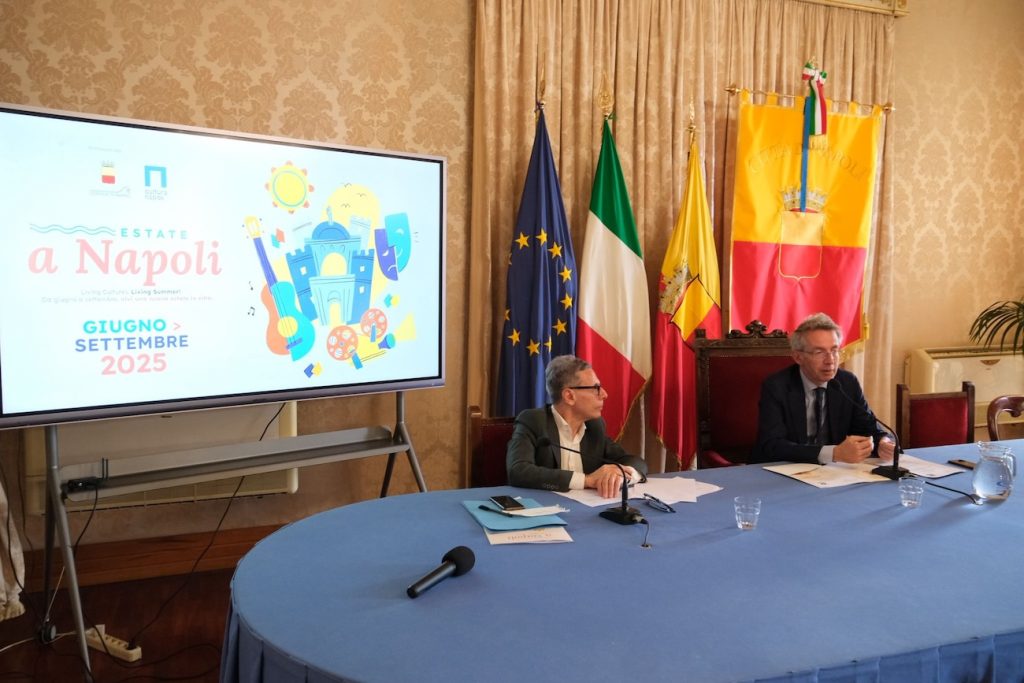Estate a Napoli 2025, eventi sulle spiagge cittadine a Castel Nuovo e Piazza Mercato