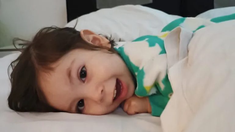 Procida, raccolti oltre 80mila euro per Federico, il bimbo in partenza per una cura in Messico