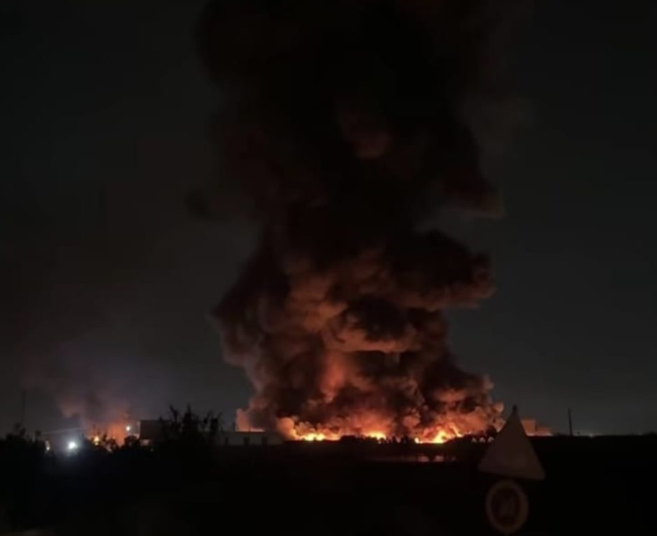 Angri, incendio distrugge capannone ingrosso computer