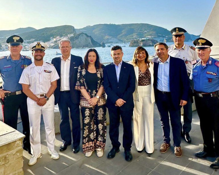 Valorizzazione isole minori: siglato il manifesto di Ponza