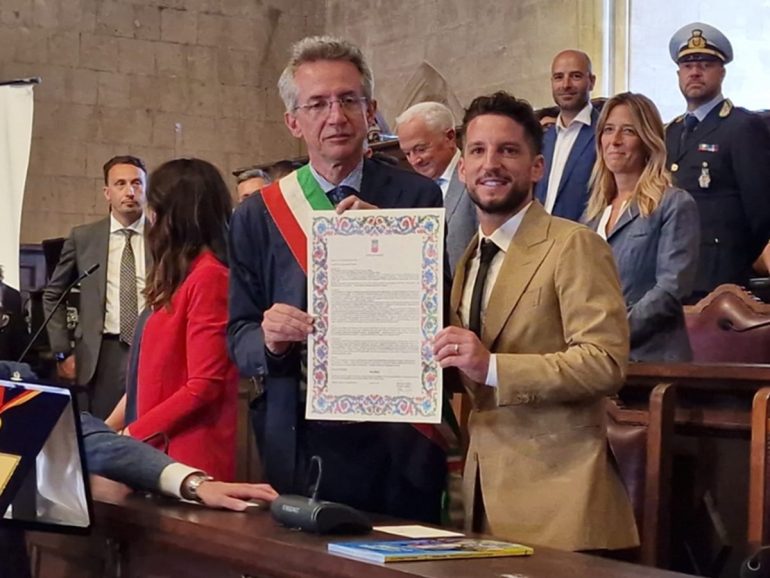 Dries Mertens diventa cittadino onorario di Napoli: “Sono uno di voi, questa è casa mia”