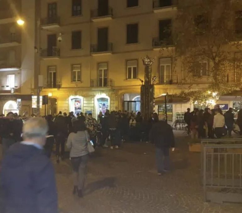 Napoli, è già scontro sulle nuove regole per i locali della movida