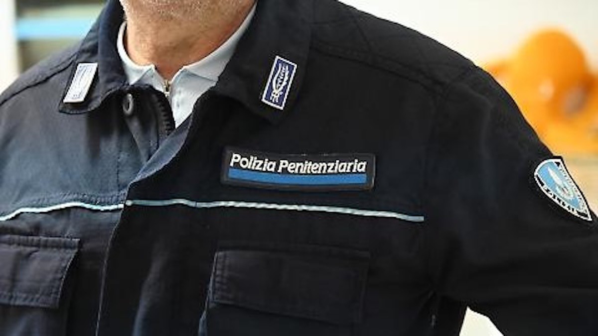 Santa Maria Capua Vetere, agente penitenziario muore d’infarto durante il servizio