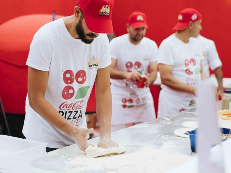 Al via il “Pizza Village 2025”: gusto, musica e impegno sociale alla Mostra d’Oltremare