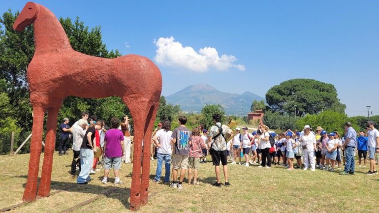 Pompei, musica e archeologia: cento bambini inaugurano l’estate del Children’s Museum