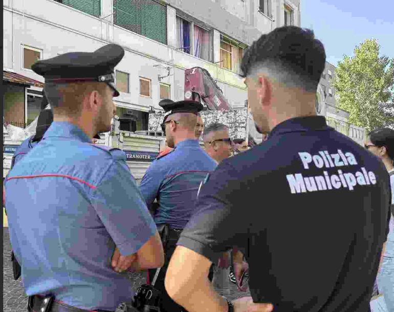 Napoli, blitz a Ponticelli: sgomberata la roccaforte del clan De Martino