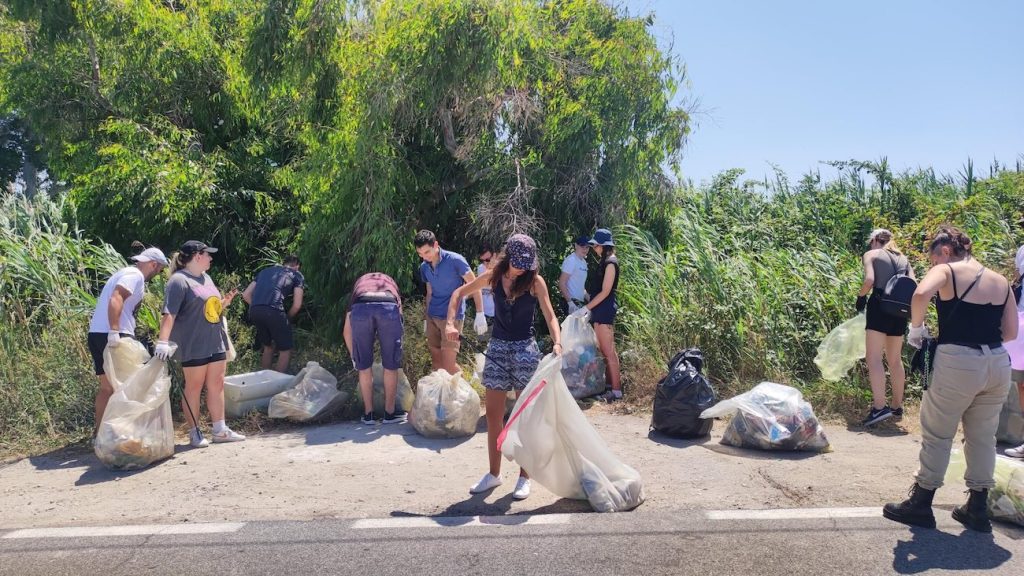 Torna l’Aperimunnezza a Licola Mare per rigenerare la spiaggia