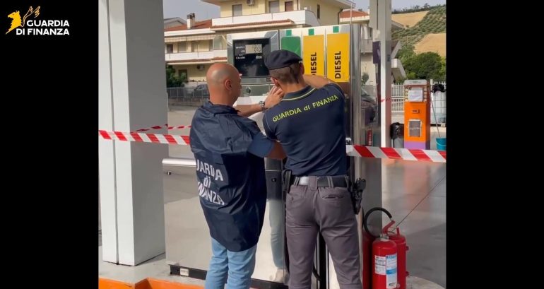 Camorra, sequestro beni nelle Marche a due fratelli legati ai clan casertani