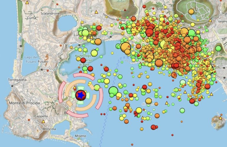 Campi Flegrei forte scossa di terremoto alle 12,47: gente in strada