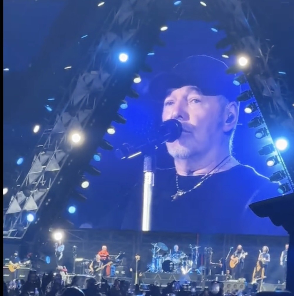 Vasco Rossi infiamma il Maradona con “Je so pazzo”