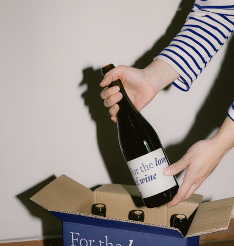 Estate, tempo di aperitivi: le dritte fondamentali per scegliere il vino giusto