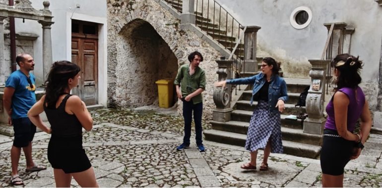 La Vallée de l’Égrenne porta l’arte dell’improvvisazione al cuore del Rarrǝca Festival”
