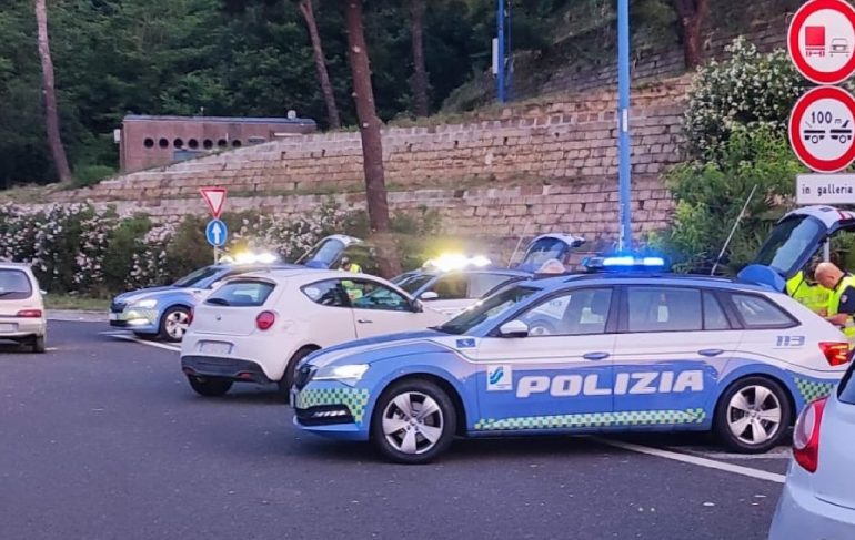 Napoli, alla guida ubriachi: tre denunciati e patenti sequestrate