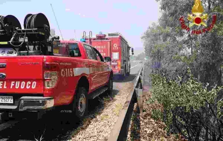 Tragedia a Sessa Aurunca: 90enne muore nel rogo mentre tenta di spegnere l’incendio