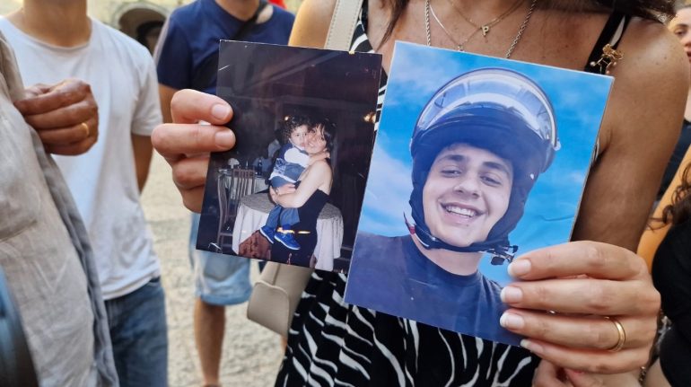 Napoli, la madre di Patrizio Spasiano, morto sul lavoro: “Non dimenticate mio figlio”