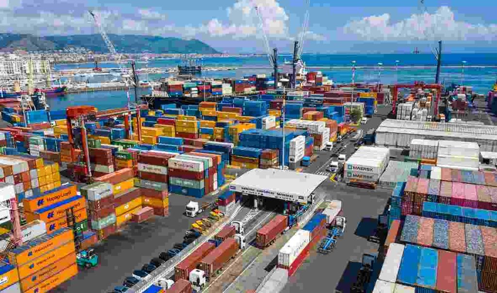 Stupefacenti dal Sud America al porto di Salerno: otto condanne