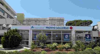 Paura al Pronto Soccorso del Cardarelli: tenta di strangolare un’operatrice, salvata dai colleghi