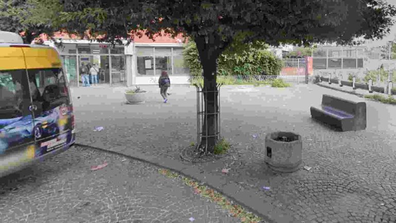 Torre del Greco, trovato cadavere in piazzale della Repubblica: ipotesi malore