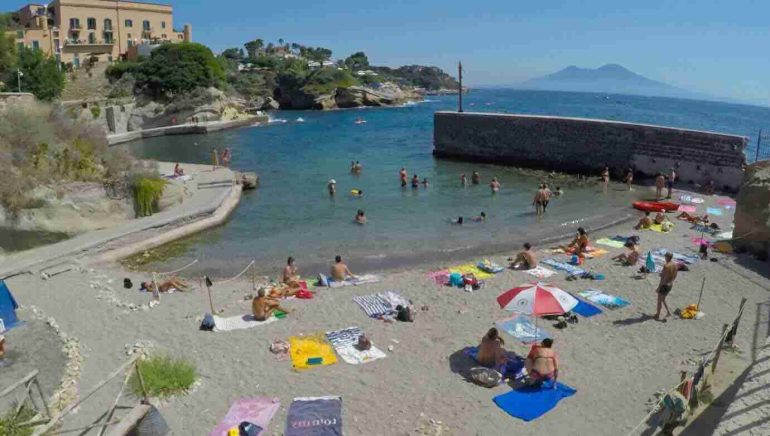 Napoli: Il TAR convalida la gestione della spiaggia della Gaiola