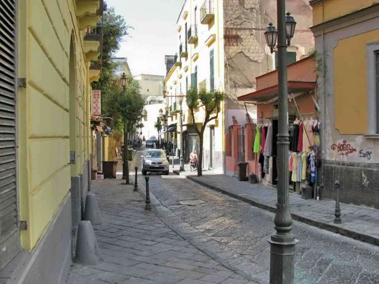 Napoli, due rapinatori minorenni fermati dalla polizia