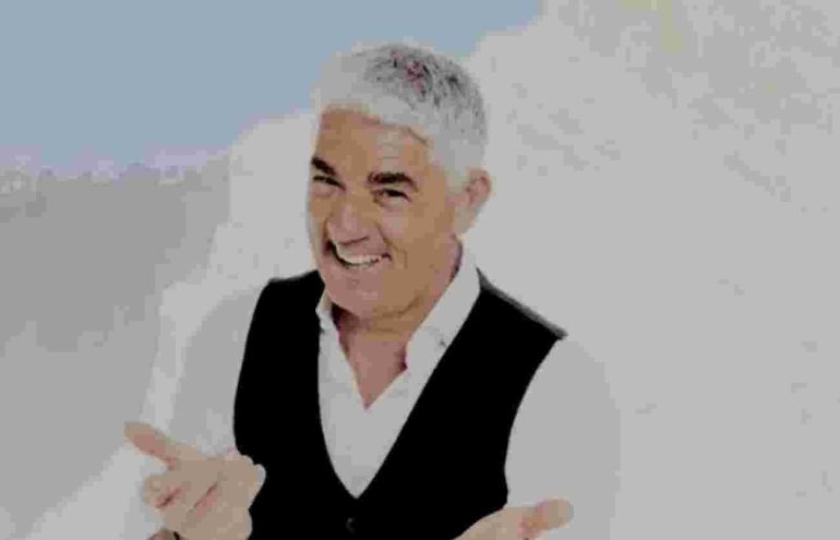 Biagio Izzo illumina l’Arena San Sebastiano con “Un italiano di Napoli”