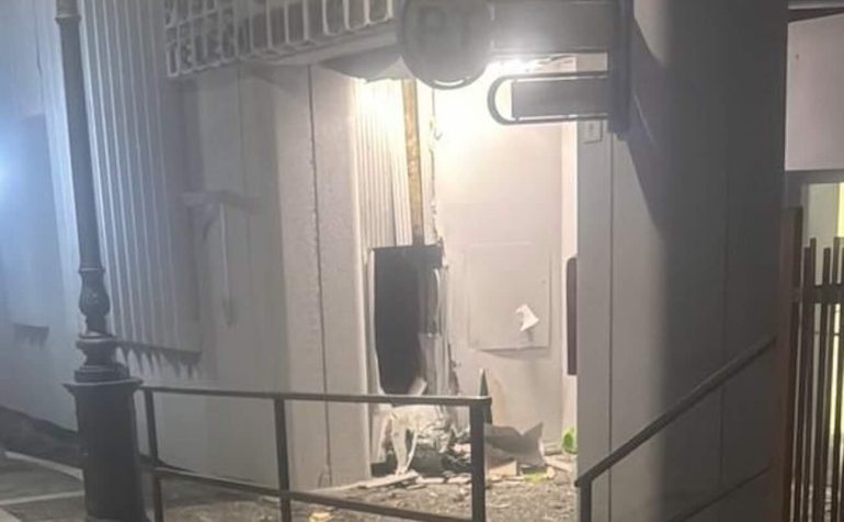 Assalto al bancomat a Montecalvo Irpino: colpo con esplosivo, indagini in corso