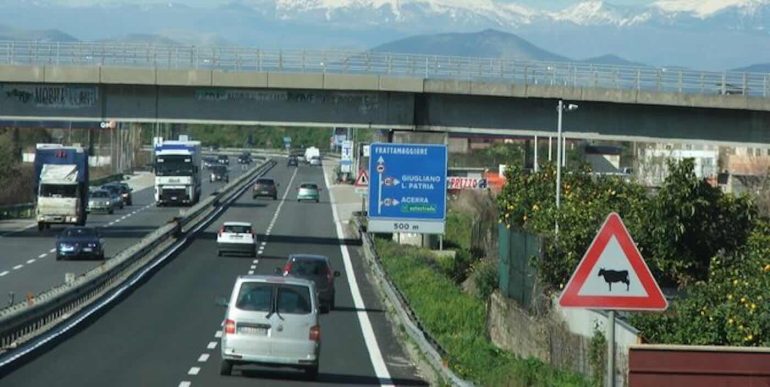 Napoli, incidente sull’Asse mediano: muore 77enne, grave la moglie