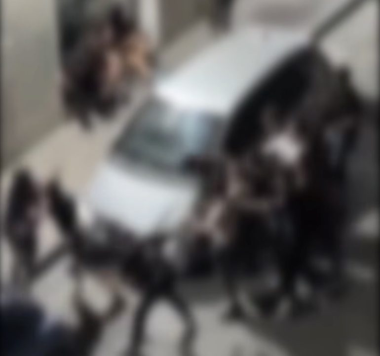 Torre del Greco, maxi rissa tra minorenni in un parco privato