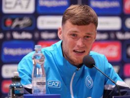 Beukema: “Napoli, arrivo con orgoglio. Con Conte possiamo sognare in grande”