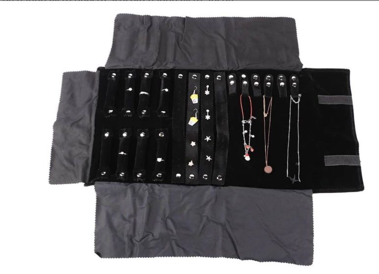 Pianura, il rappresentante di gioielli aveva inventato la rapina da 500mila euro: denunciato