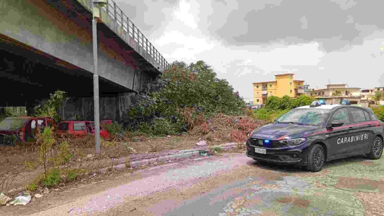 Arzano, scoperto cimitero di auto rubate sotto l’Asse Mediano