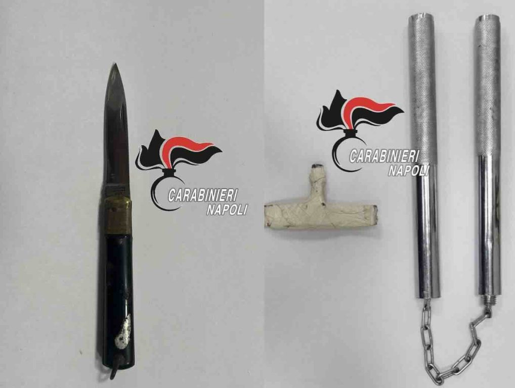 Naples: Three young men reported for taking selfies with knives among the youths of the "Baretti" bar.