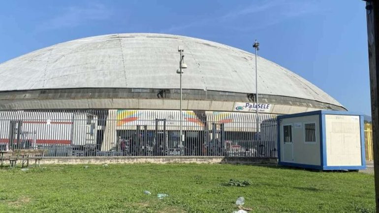 Eboli, furto di rame al Palasele: danni per oltre 15mila euro