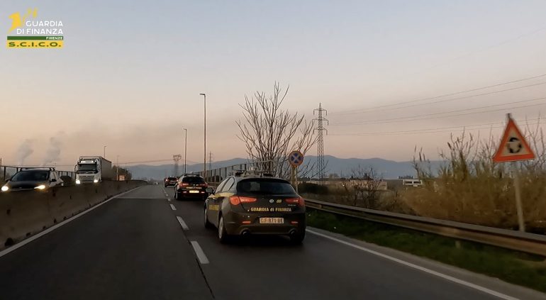 Truffa fiscale milionaria, ingegnere di Salerno minacciava di morte gli imprenditori riluttanti