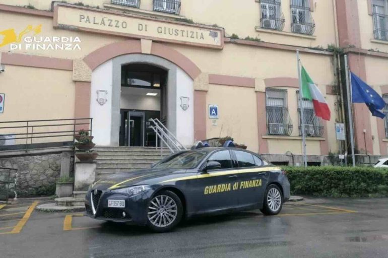 Cava de’ Tirreni, appalti truccati per l’acquisto di auto della Municipale