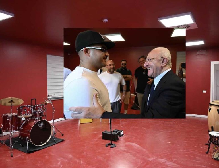 Geolier testimonial dell’Officina dei Talenti