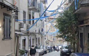 Napoli, pusher algerino arrestato dalla polizia alla Maddalena