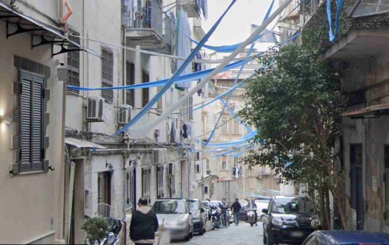 Napoli, pusher algerino arrestato dalla polizia alla Maddalena