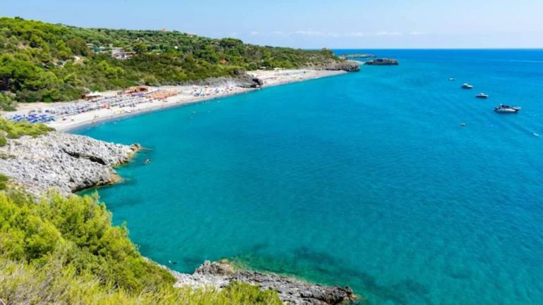 Estate in Campania: 5 mete alternative da scoprire (e come raggiungerle facilmente)