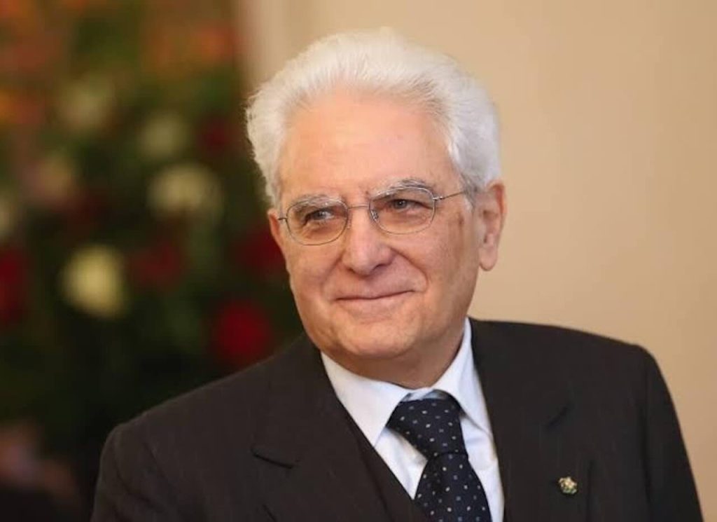 Salerno, insulti web a Mattarella e al Papa con nickname falso: denunciato