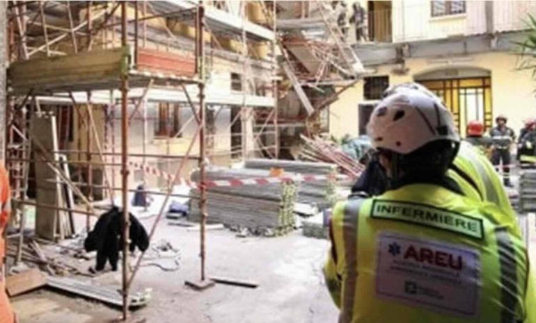 Tragedia al Vomero, precipita montacarichi: morti 3 operai
