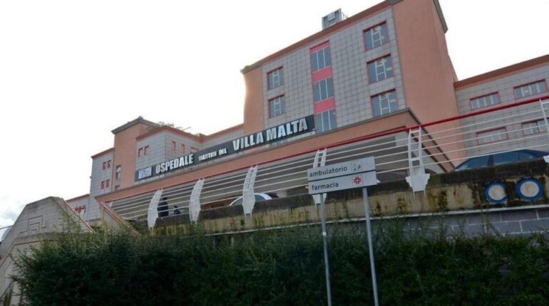 Pagani, infermiere aggredito mentre soccorre una donna in un ristorante