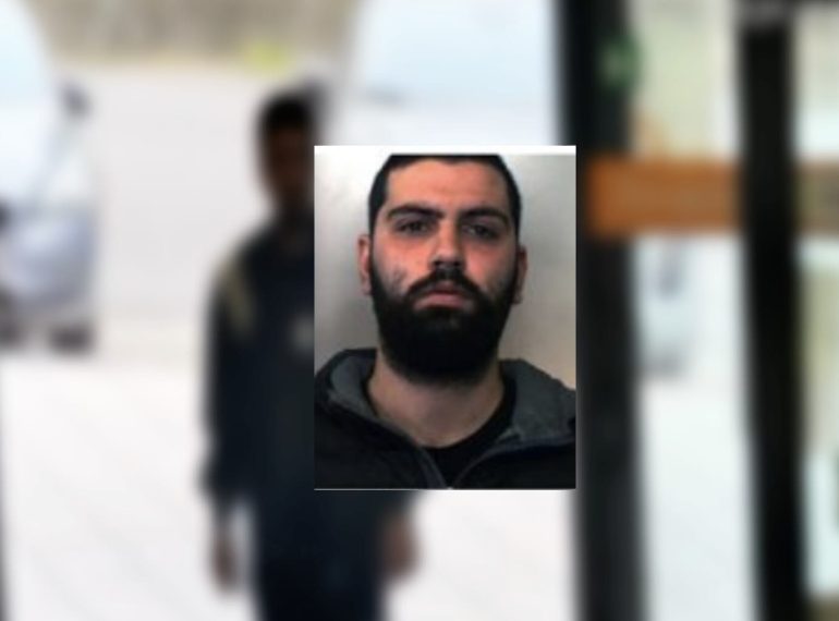 Napoli, l’anatema del truffatore scoperto contro l’anziana: “Devi morire, devi morire”