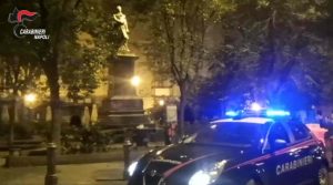 Piazza Bellini, ennesimo arresto nella movida: pusher fermato dai carabinieri in borghese