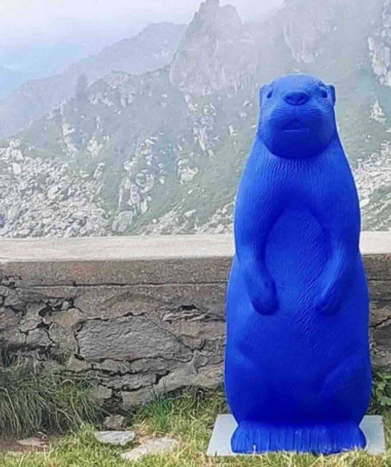 No alla plastica sui monti. Ma il Cai difende le ‘marmottone’ colorate