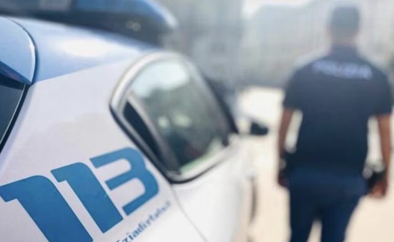 Torre Annunziata, neonata rischia il soffocamento: salvata dai poliziotti-eroi della volante