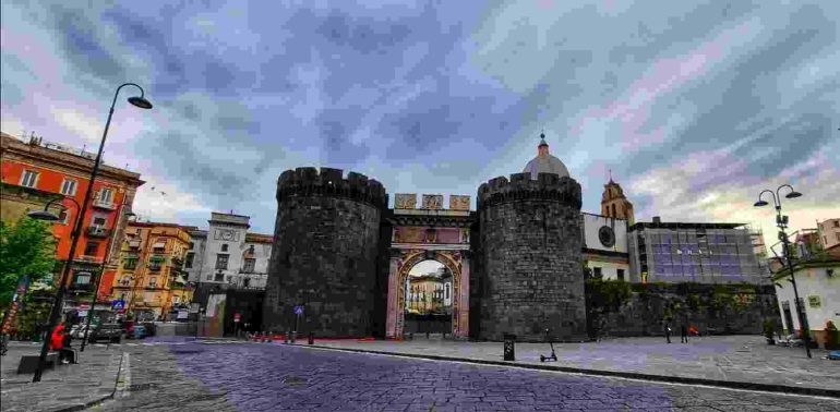 Napoli, doppia evasione nel centro storico: due arresti in poche ore