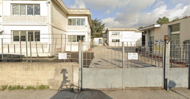 Portici, la polizia scopre e arresta 2 ladri in una scuola